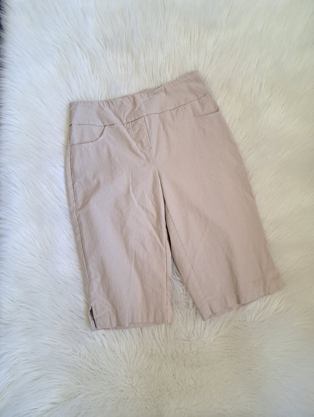 Tribal beige bermudas